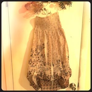 Strapless contour short dress. Graceful elegant